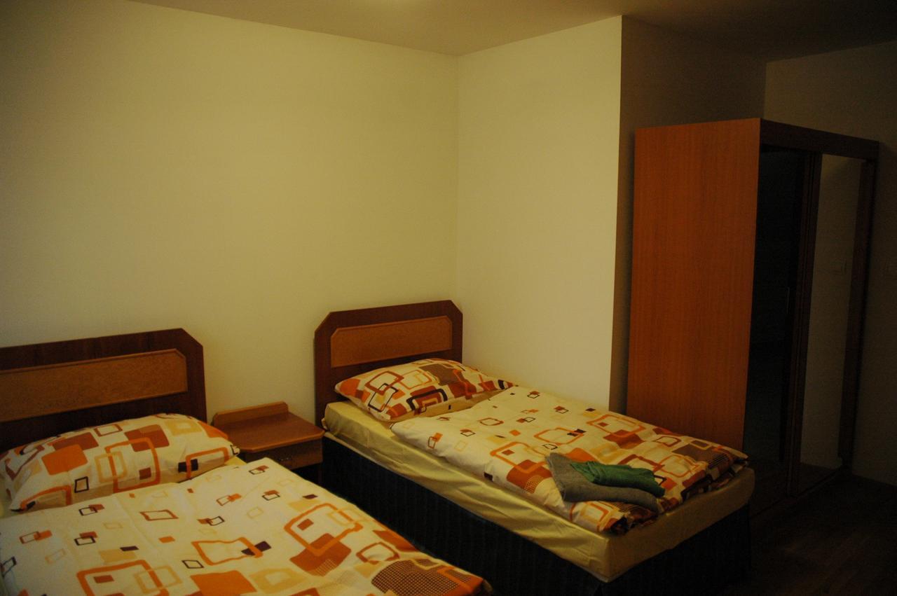 Art Star Hotel Hostivice Luaran gambar