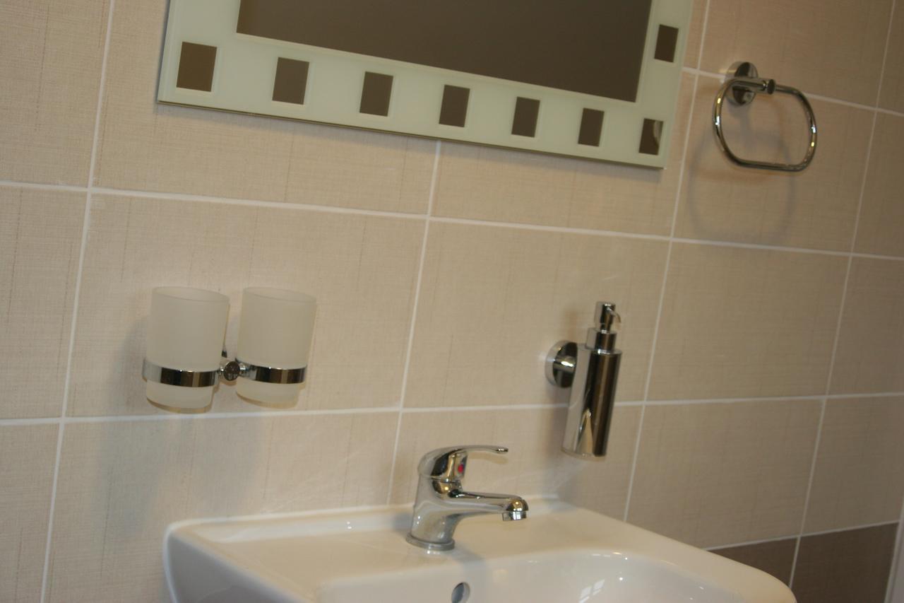 Art Star Hotel Hostivice Luaran gambar