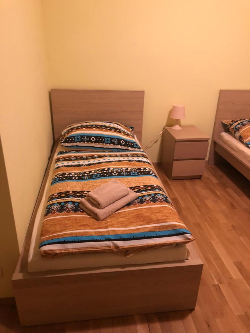 Art Star Hotel Hostivice Luaran gambar