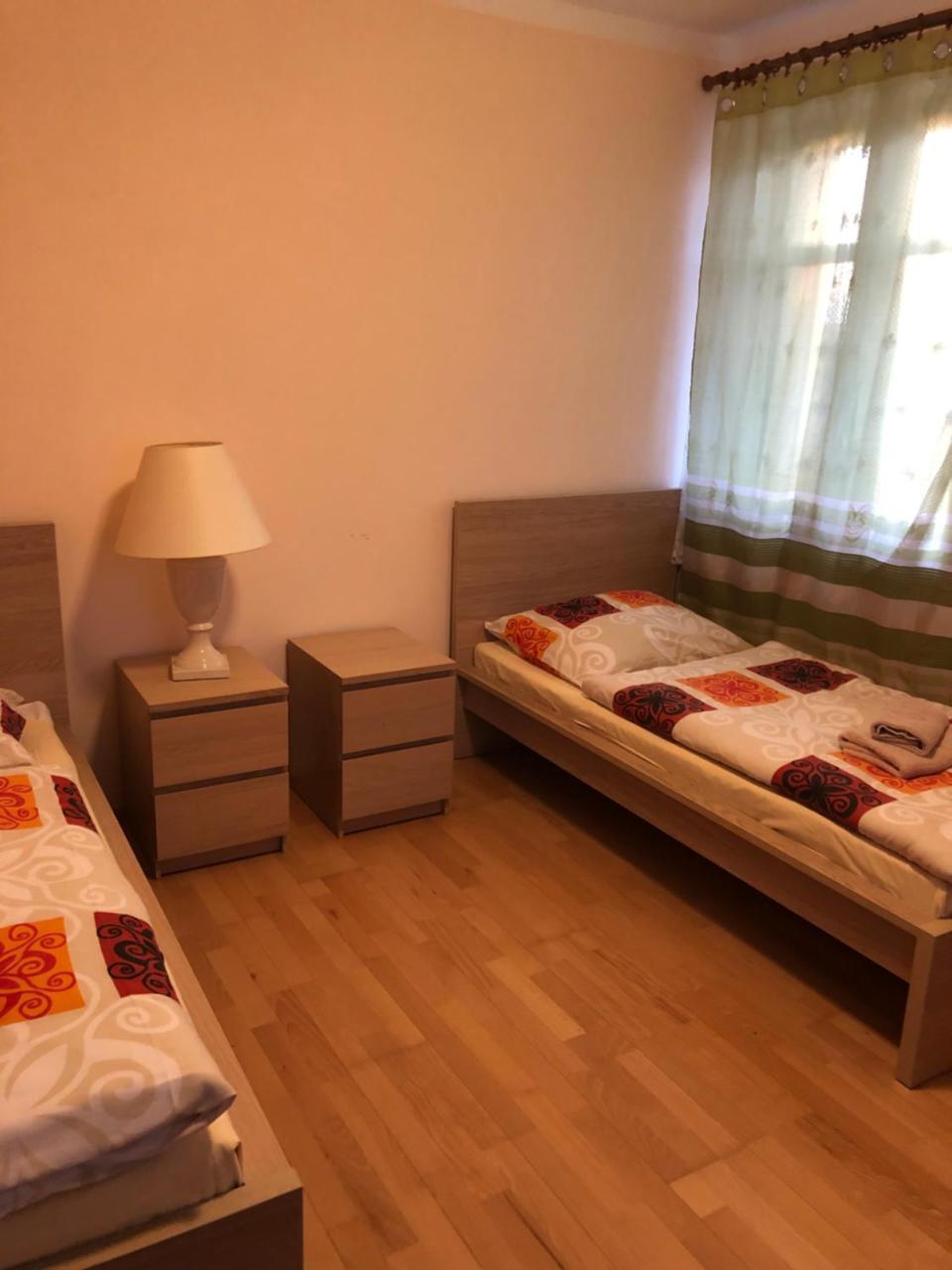 Art Star Hotel Hostivice Luaran gambar